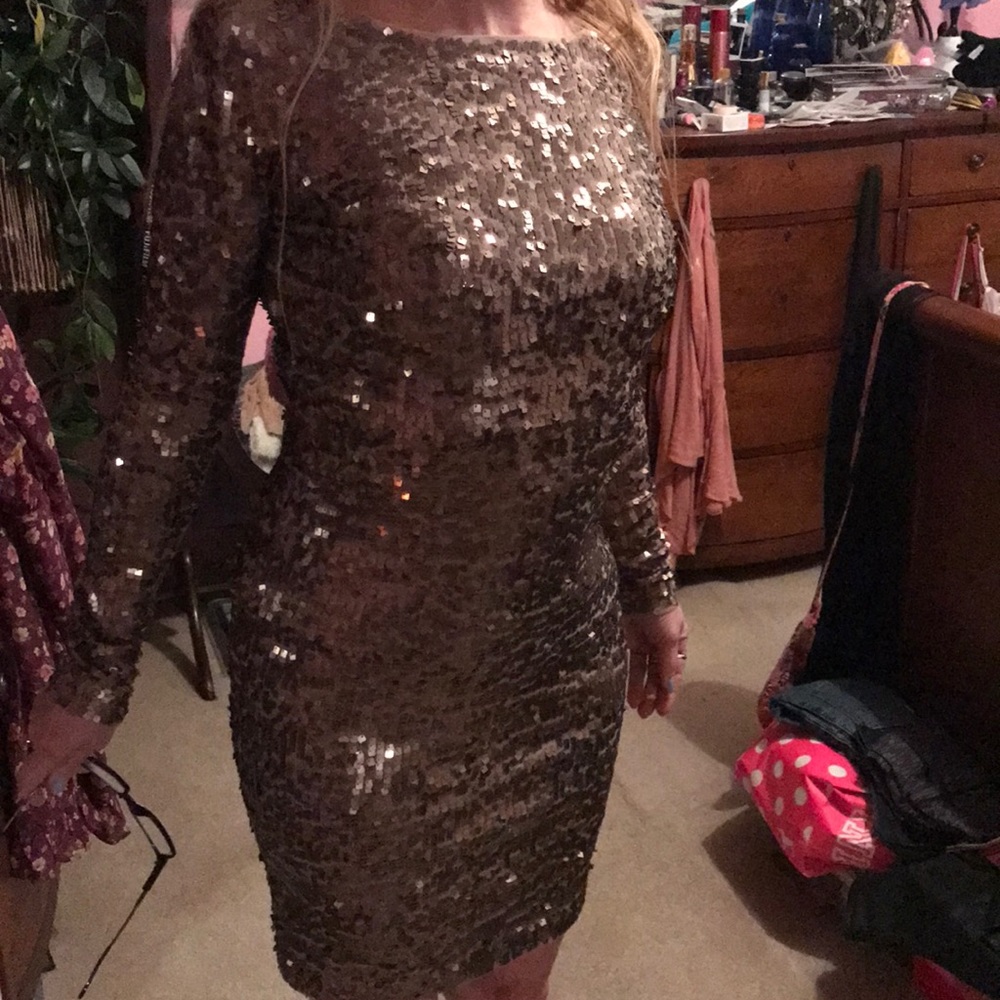Dress - Picture 3 of 8